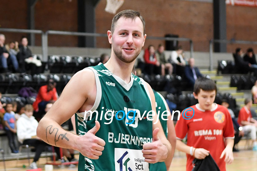 basketball 22 44