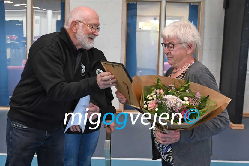 elly kjær 22 02