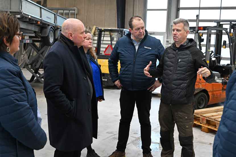 venstre 25 16