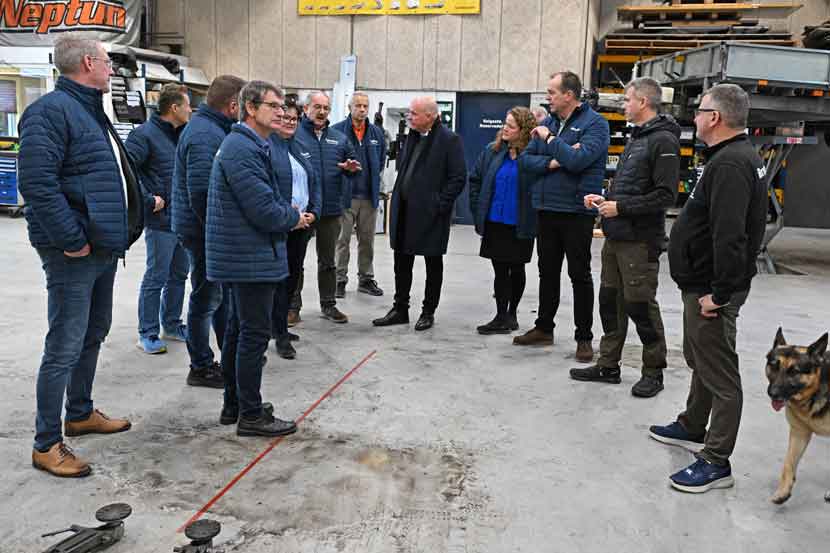 venstre 25 18