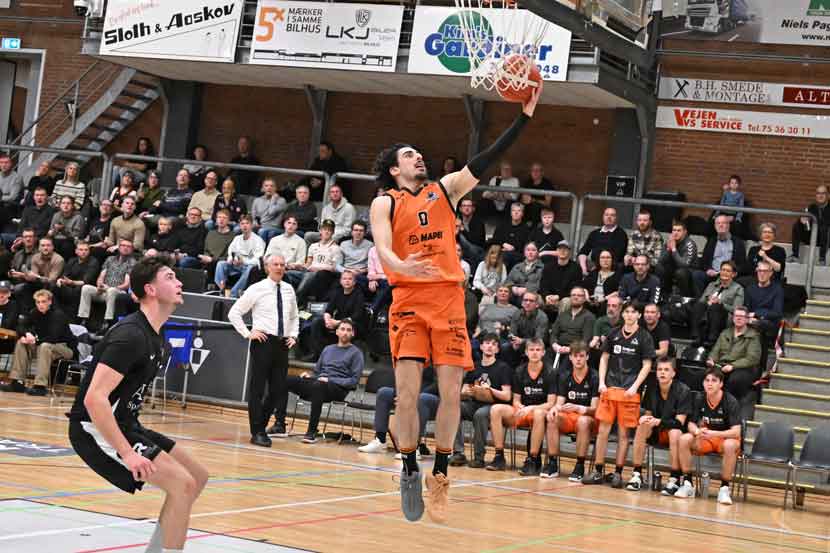 basketball 26 16
