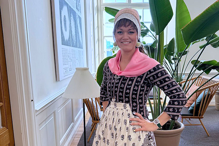 Frida i nationaldragt