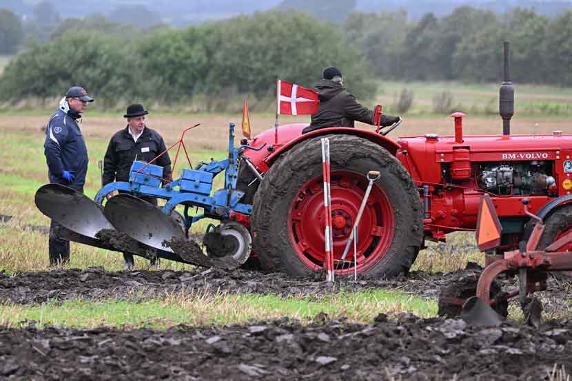 hygum traktorplojning 26 01