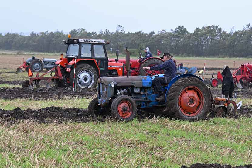 hygum traktorplojning 26 04